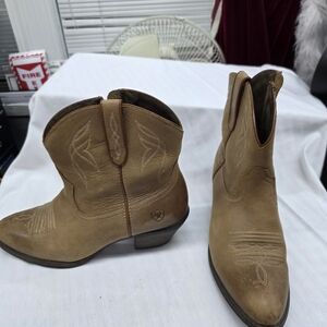 Ariat Darlin Western Boots Size 8.5